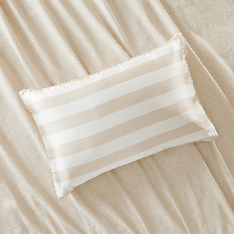 AI - Silk Pillowcases_Image 6_800x800px.jpg