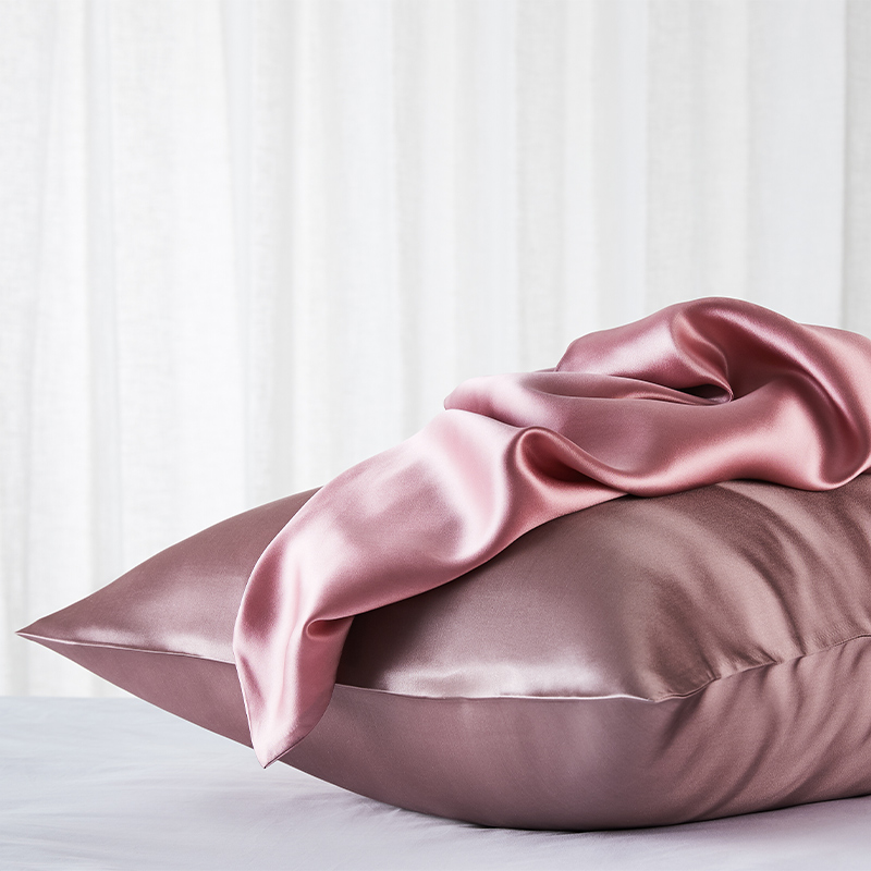 AI - Silk Pillowcases_Image 7_800x800px.jpg