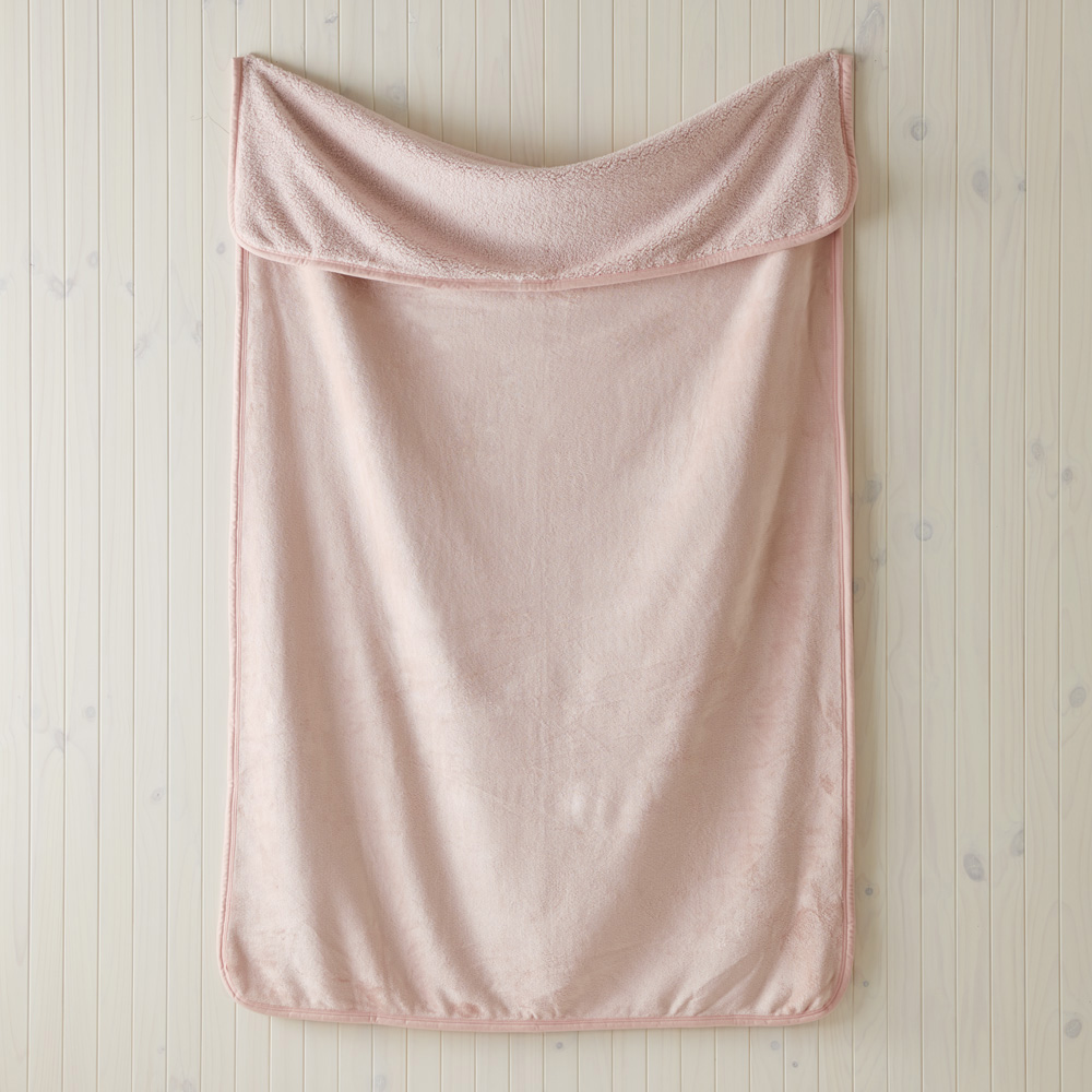 Sherpa Chalk Pink Throw Adairs