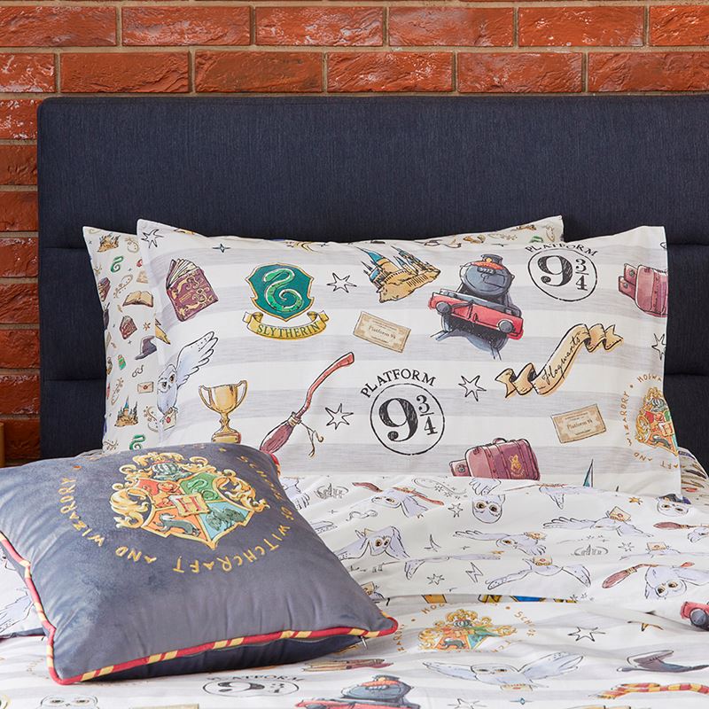 Harry Potter White Hogwarts Quilt Cover Set | Kids Bedroom | Adairs