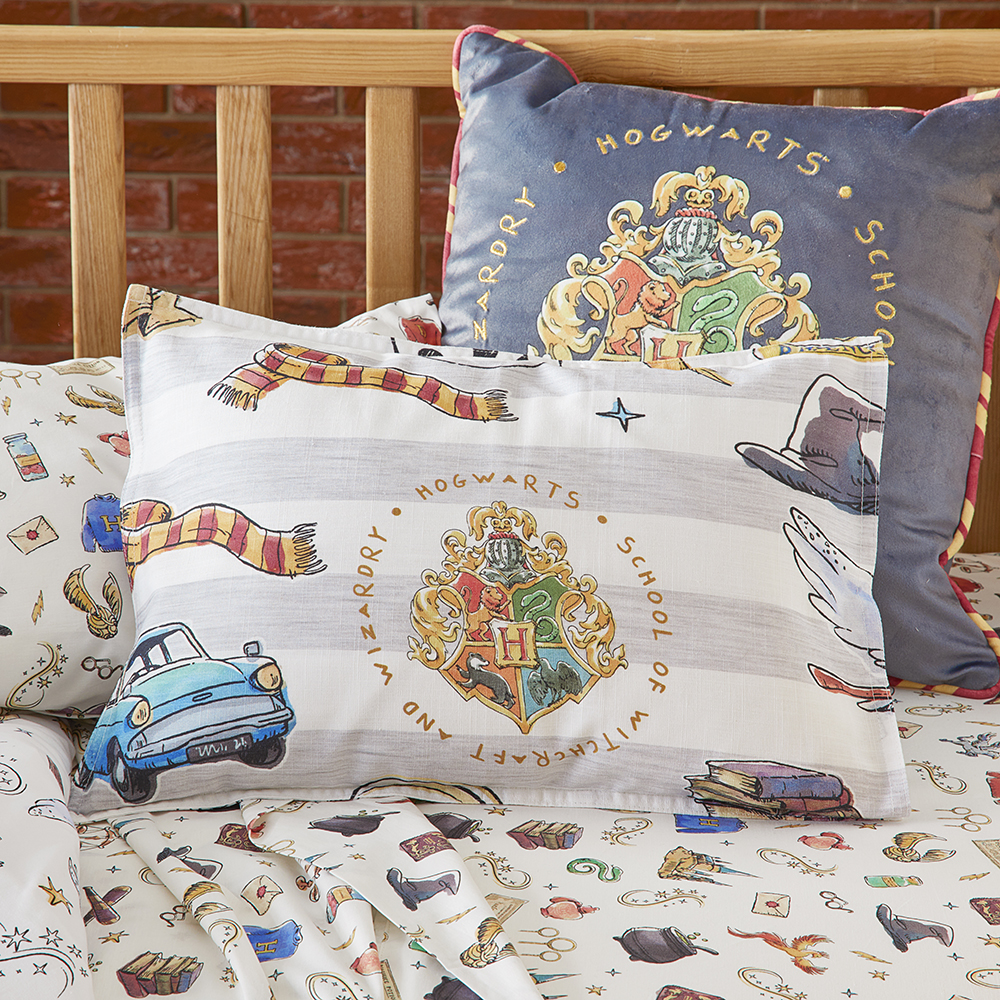 Warner Bros Harry Potter White Hogwarts Cot Quilt Cover Set Adairs