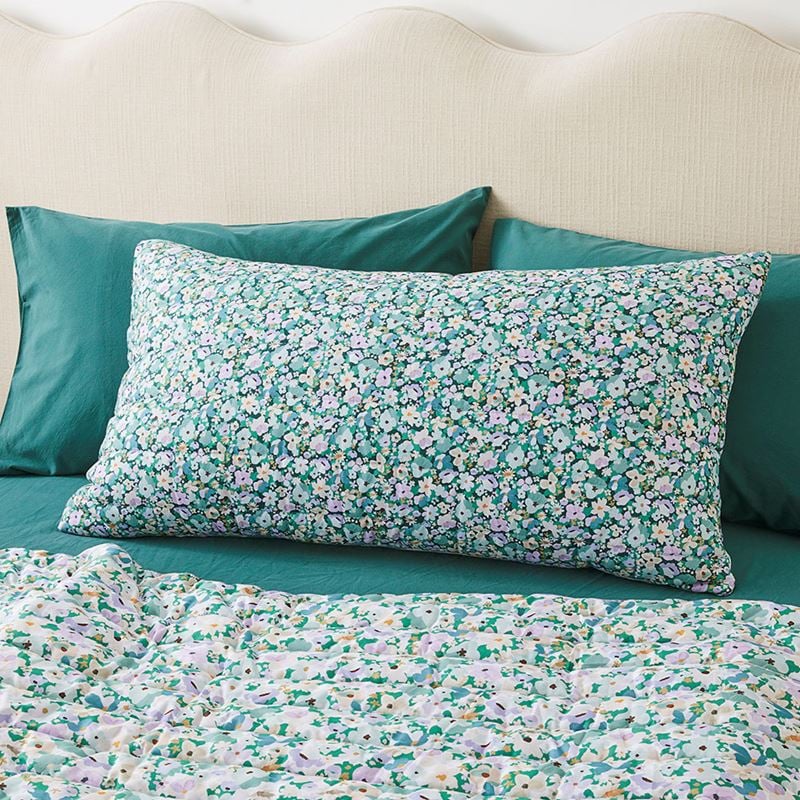 Holly Green Floral Quilted Pillowcases