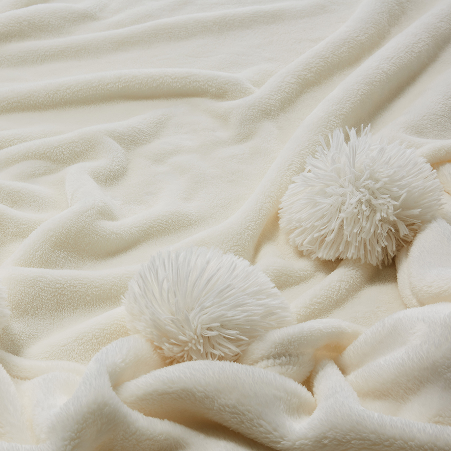 Giant Pom Pom Blanket White Adairs