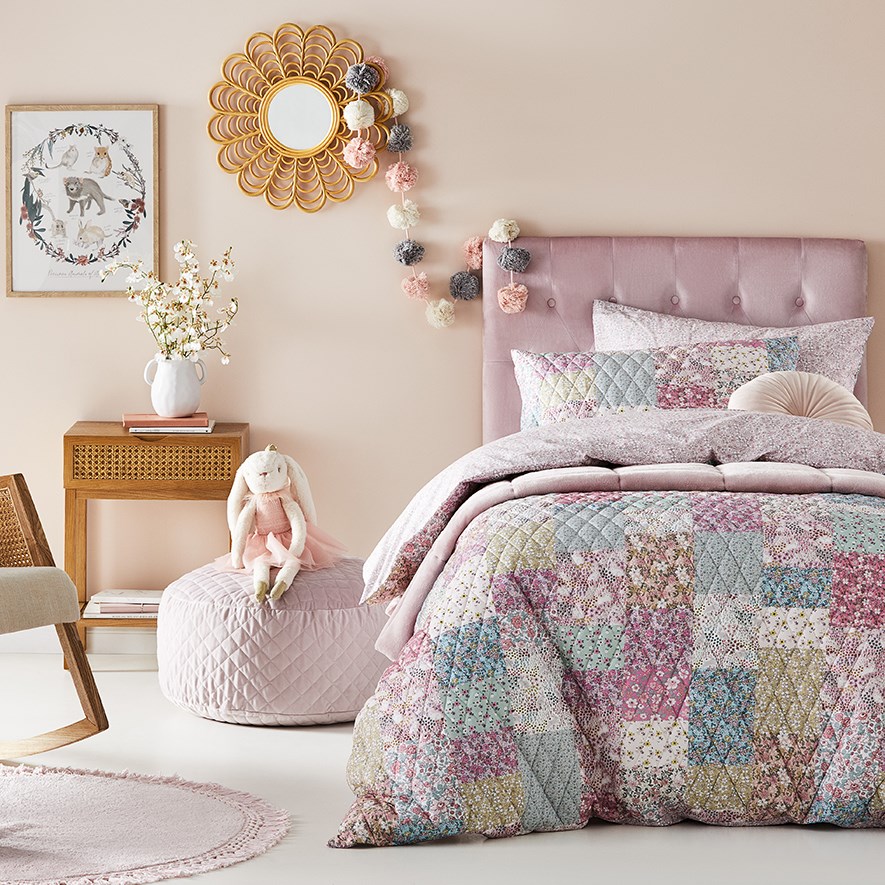Childrens patchwork quilt hotsell