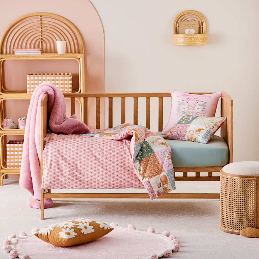 Cot quilt covers top