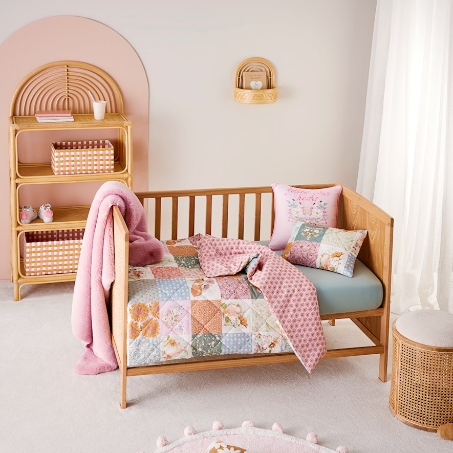 Cot quilt top and pillow set