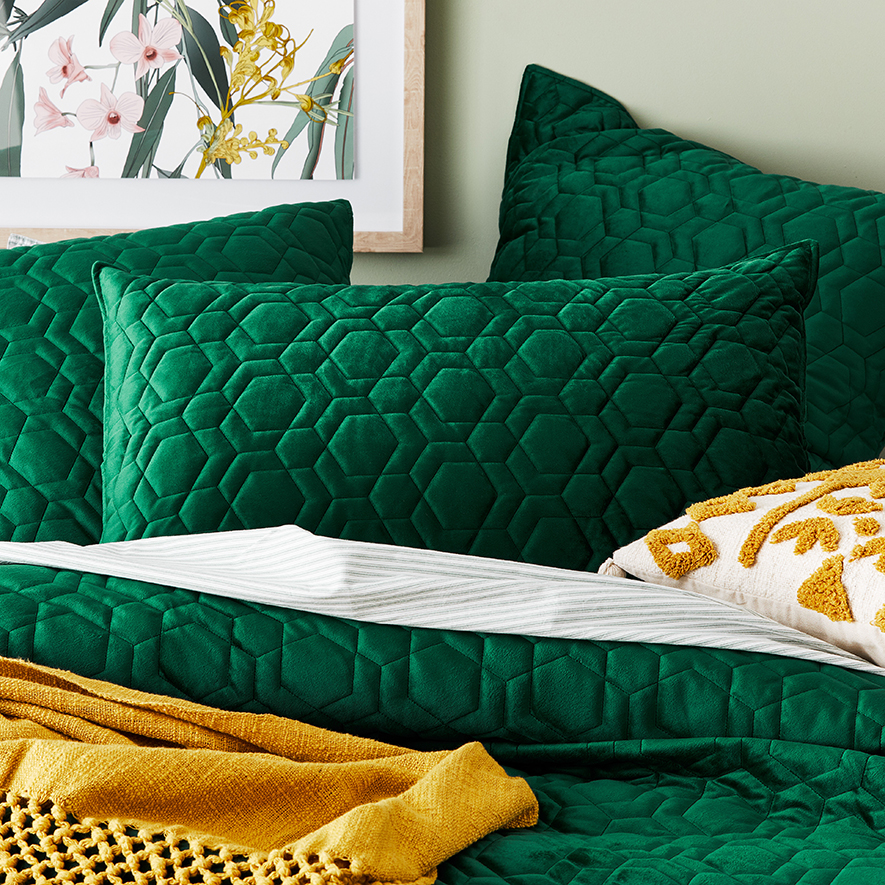 Neo Quilted Emerald Velvet Quilt Cover Adairs