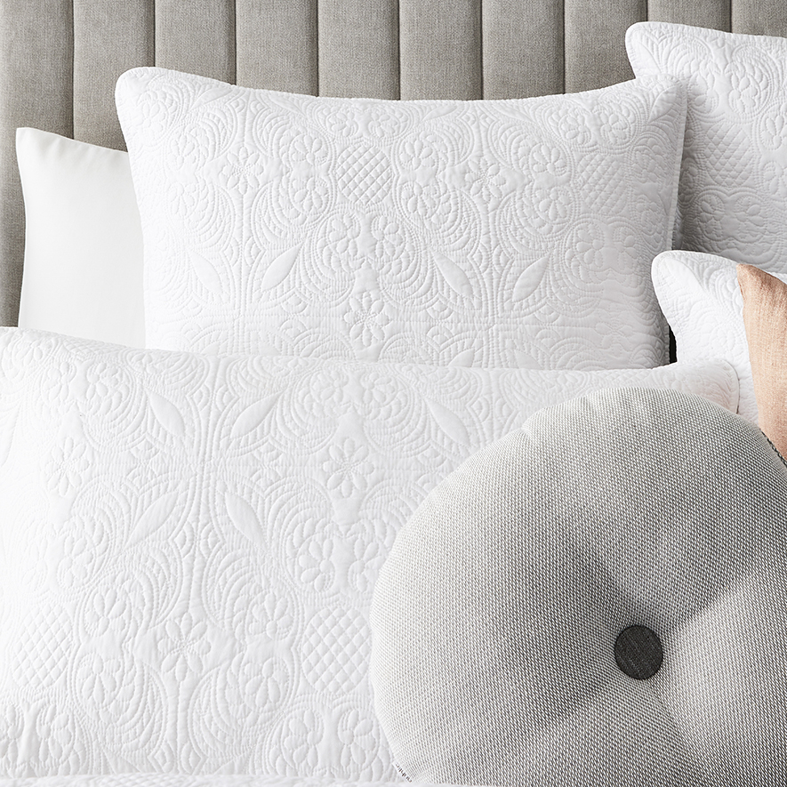 Sophia Quilted Quilt Cover Snow Adairs