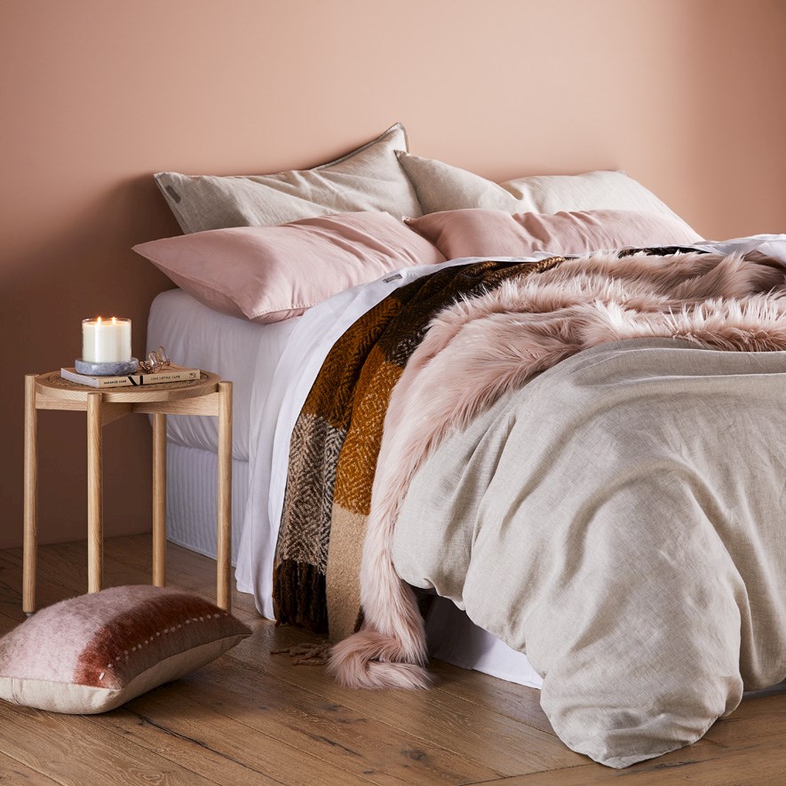 Dusty pink fur 2025 throw