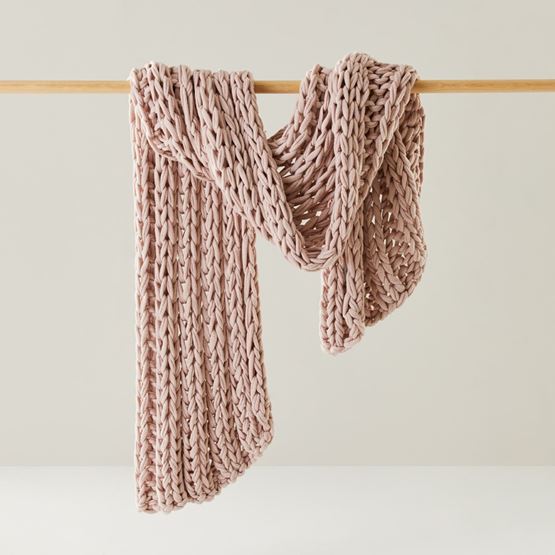 Newport Dusty Pink Chunky Knit Throw