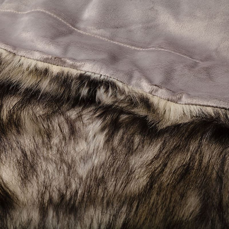 Montana Fur Siberian Husky Throw 
