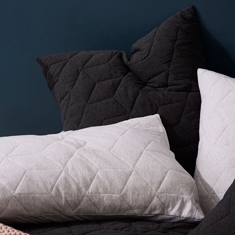 Empire Jersey Quilt Cover Black Marle